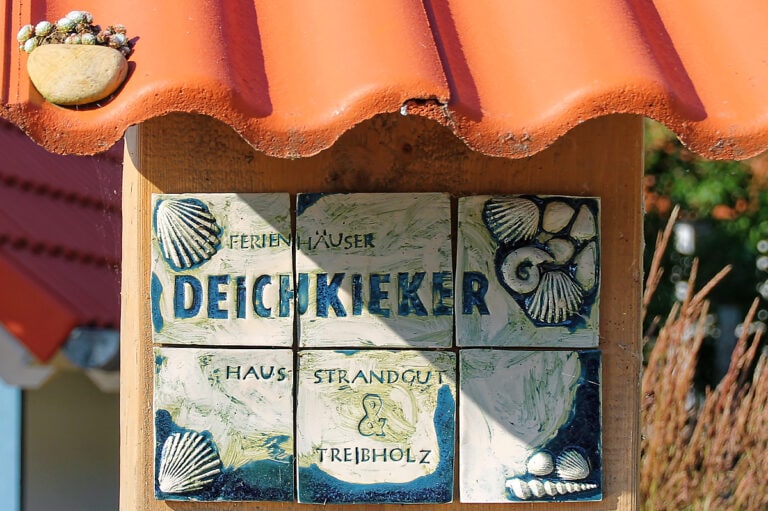 Schild Haus Strandgut & Treibholz